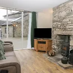 Lady Barn